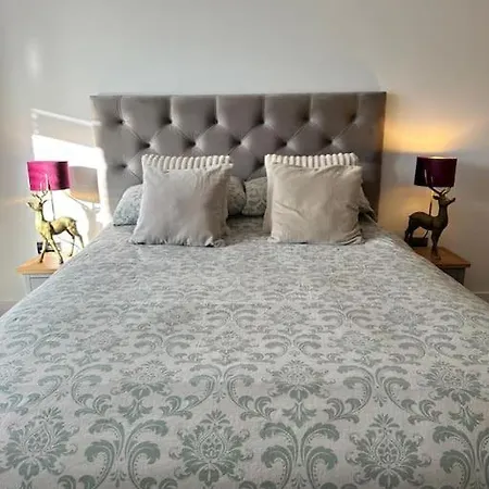 The Hideaway - Luxury In The Heart Of On Windermere *