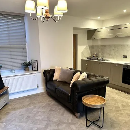 Apartment The Hideaway - Luxury In The Heart Of On Windermere *