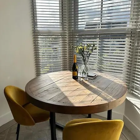 Apartment The Hideaway - Luxury In The Heart Of On Windermere *