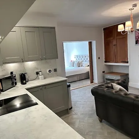 Apartment The Hideaway - Luxury In The Heart Of On Windermere *
