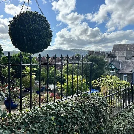 Apartment The Hideaway - Luxury In The Heart Of On Windermere *