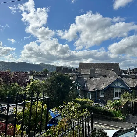 The Hideaway - Luxury In The Heart Of On Windermere